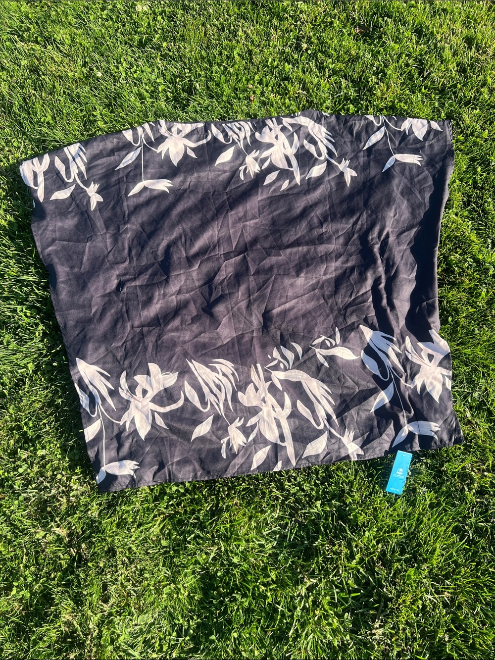 Cupshe NWT Black Floral Print Women's Sarong cover up.